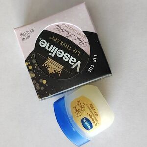 New Vaseline Lip Therapy Duo